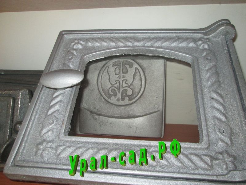 Дверка топочная со стеклом чугунная