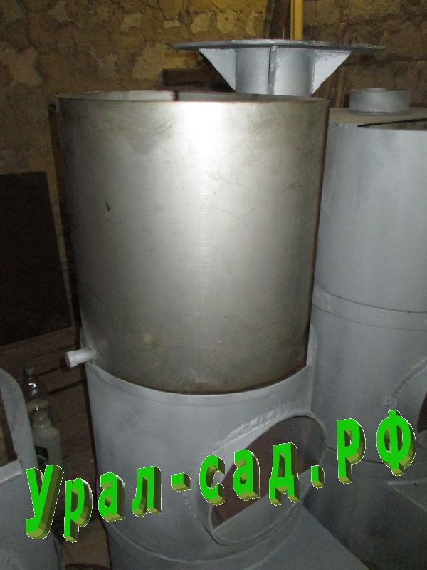 печь банная с полукруглым нержавеющим баком